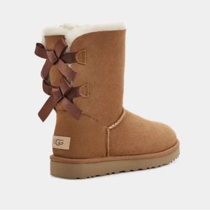 UGG Bailey Bow II Chestnut Brown Leather Boots Size 4